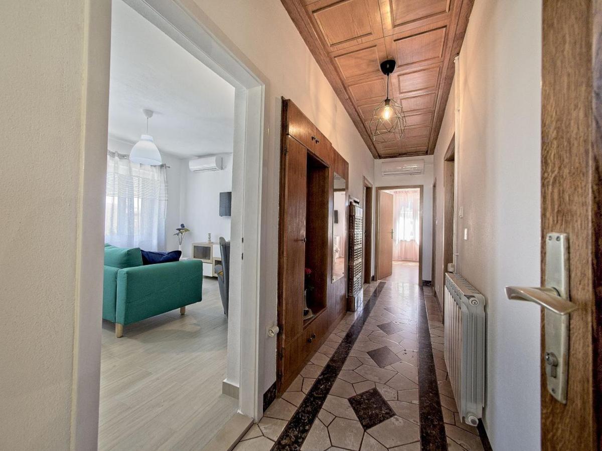 Apartman Nikica Постира Екстериор снимка