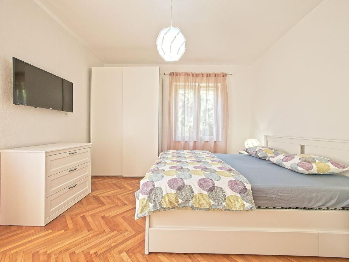 Apartman Nikica Постира Екстериор снимка