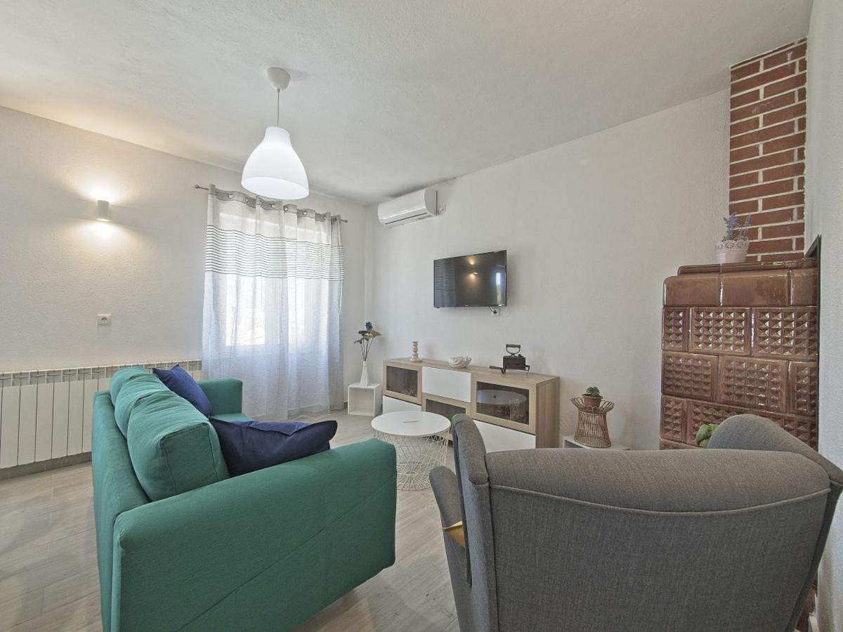 Apartman Nikica Постира Екстериор снимка