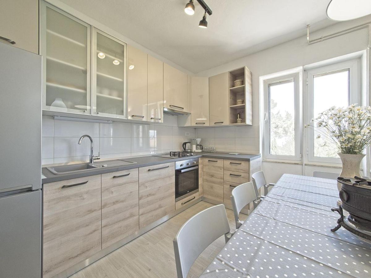 Apartman Nikica Постира Екстериор снимка