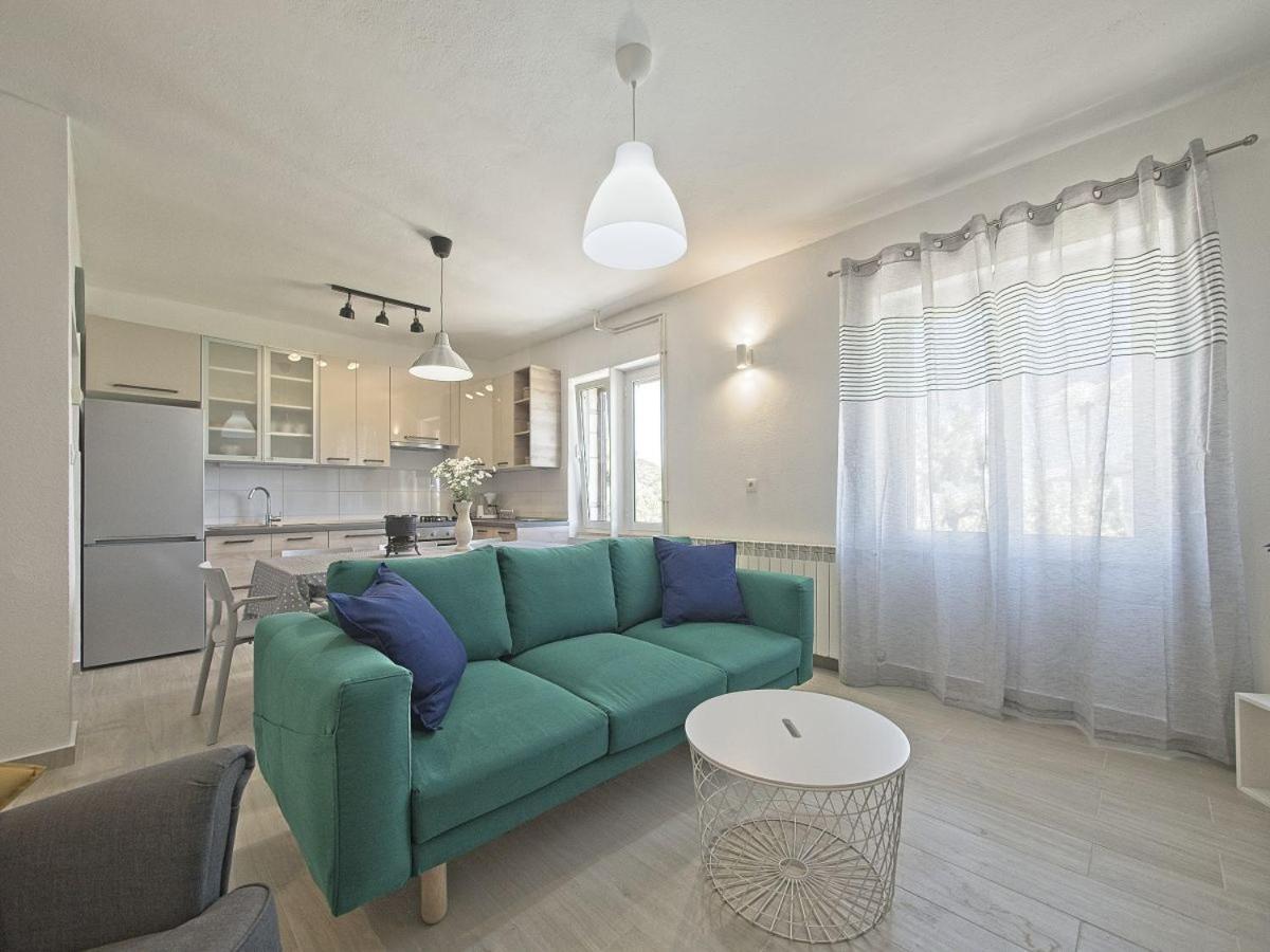 Apartman Nikica Постира Екстериор снимка